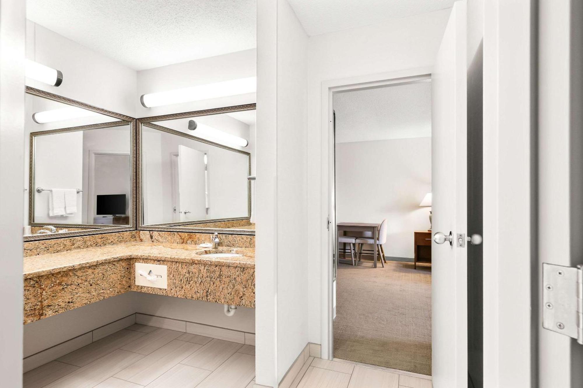 Comfort Inn Pocono Lakes Region Lake Ariel Zewnętrze zdjęcie